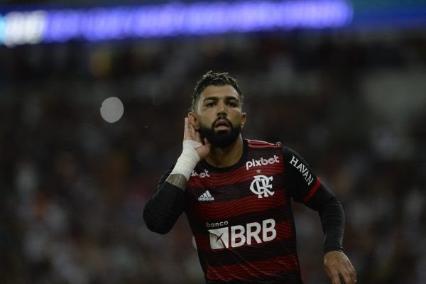 Gabigol garante vitória do Flamengo sobre o Vasco