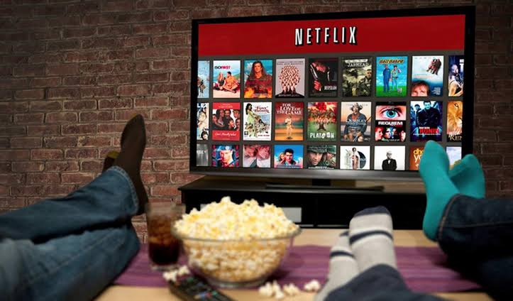 Netflix vai cobrar taxa de quem divide acesso com amigos