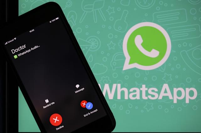 WhatsApp libera chamadas em grupo com até 32 pessoas