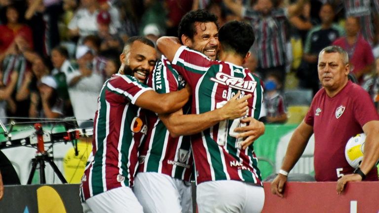 Fred marca na vitória do Flu e se torna maior goleador da Copa do Brasil
