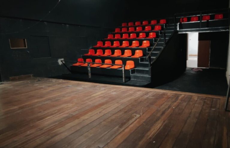 Escola de teatro e audiovisual oferece bolsa de 100% em São Gonçalo