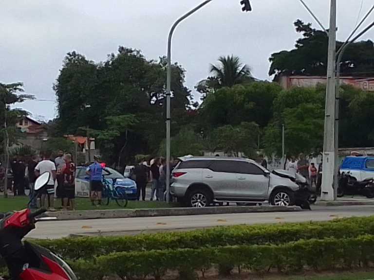 Motoqueiro e comparsa executam ex-policial civil em Niterói 