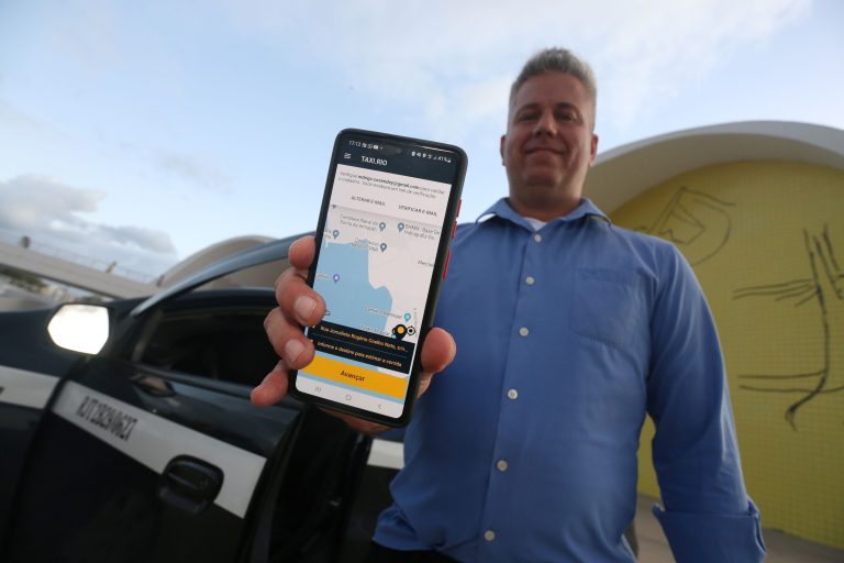 Niterói assina parceria com aplicativo Táxi.Rio
