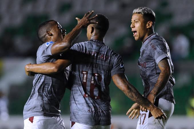 Fluminense aplica 10 a 1, mas não se classifica na Sul-Americana 
