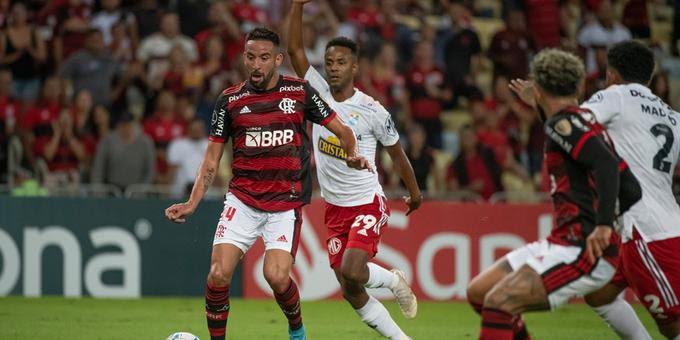 Goleiro Hugo falha, mas Flamengo vence na Libertadores
