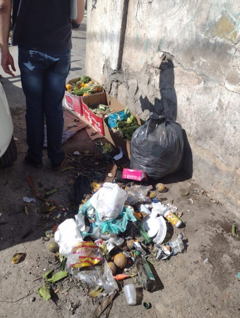 Comércios são multados em São Gonçalo por descarte irregular de lixo