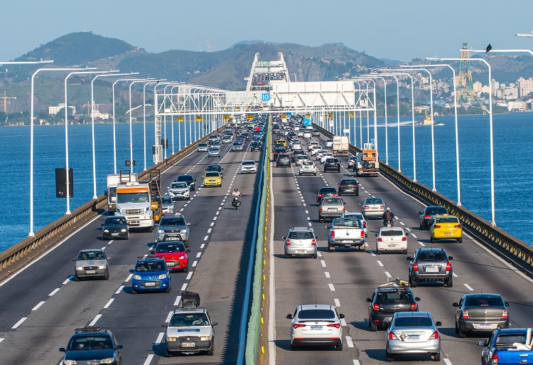 Ponte Rio-Niterói espera grande fluxo de veículos no feriado