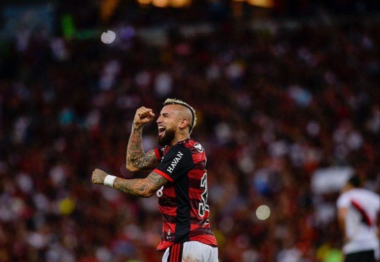 Time reserva do Flamengo goleia o Atlético-GO no Maracanã