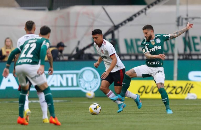 Flamengo empata com Palmeiras e perde a vice-liderança