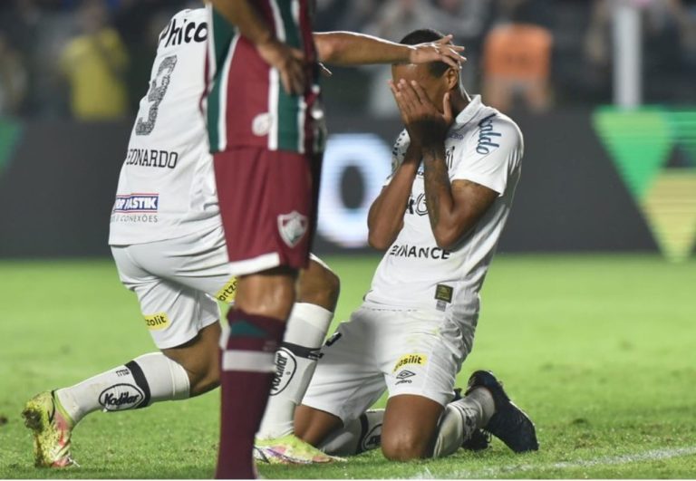 Flu amarga empate com Santos na Vila