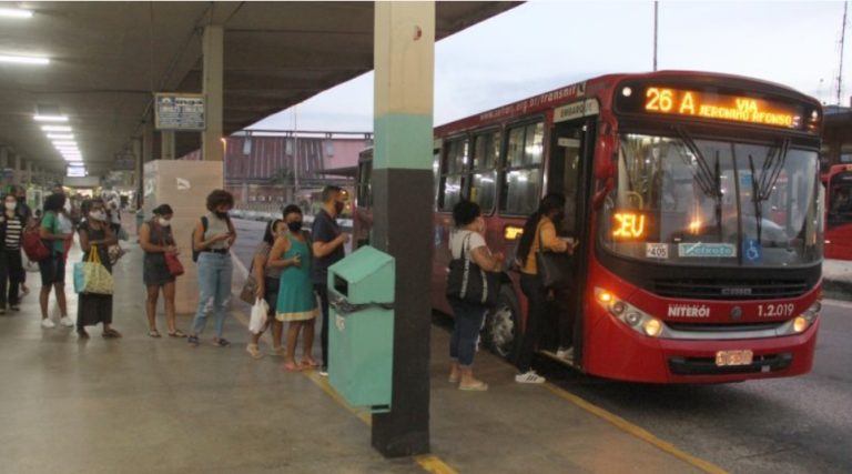 Eleitores vão viajar de ônibus de graça no domingo em Niterói