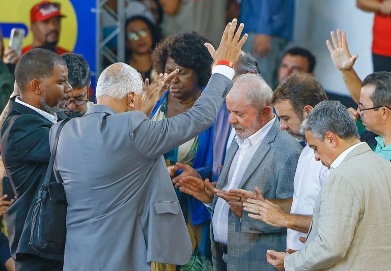 Lula e Freixo reúnem cerca de 1, 5 mil evangélicos em São Gonçalo