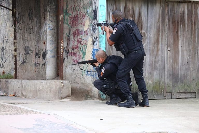Controle da milícia não reduz taxa de homicídio nos bairros, diz Instituto