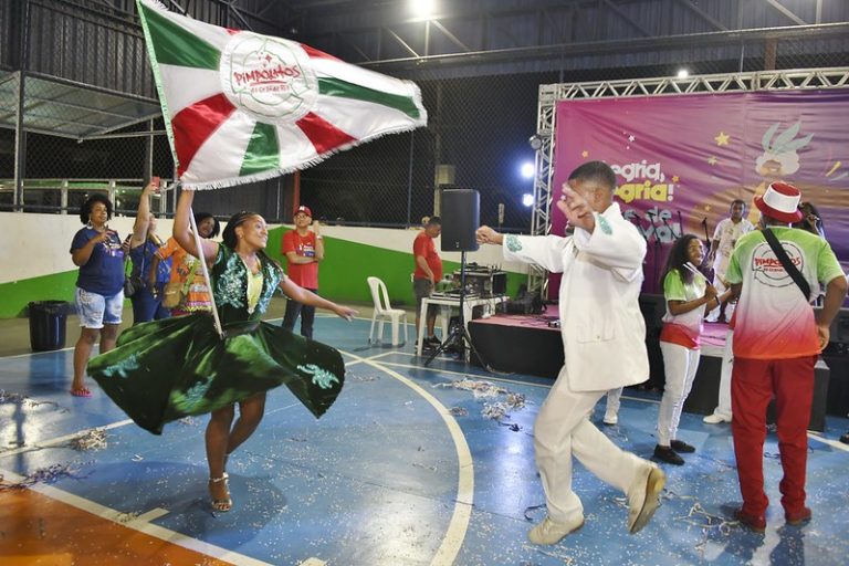 Baile de Carnaval leva foliões para Arena Flamengo