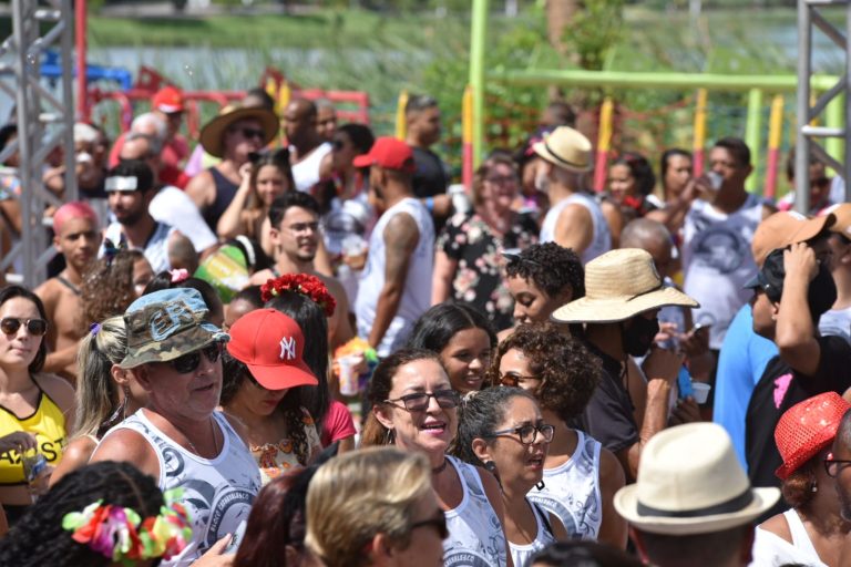 Maricarnaval 2023: Segundo dia de festa empolga foliões nos quatro distritos do município