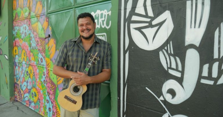 Niterói: “Choro na Rua” recebe Daniel Scisino