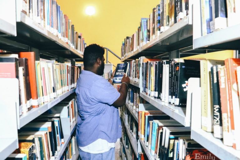 Biblioteca Municipal promove incentivo à leitura com projetos gratuitos para a população