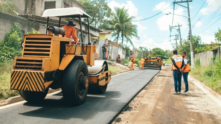 Ruas do Apolo e de mais bairros recebem obras de pavimentação