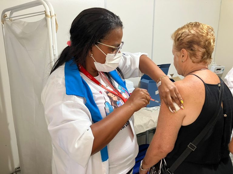 Covid-19: Maricá começa a aplicar reforço com a vacina bivalente na população de 60 a 69 anos