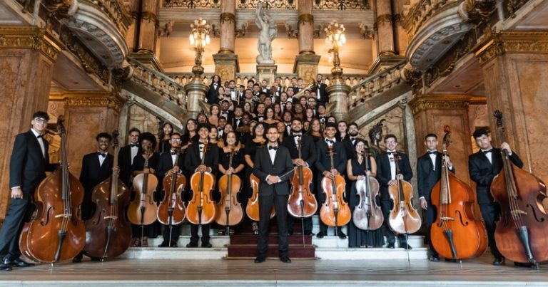 Theatro Municipal recebe a Orquestra Mariuccia Iacovino