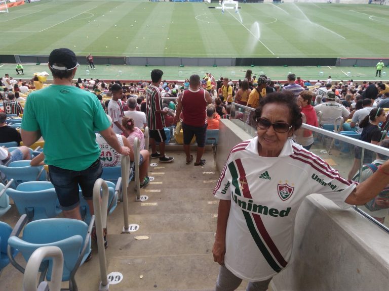 Fla X Flu: Torcedora tricolor de 99 anos acredita no título Carioca e ‘sonha’ conhecer Fred