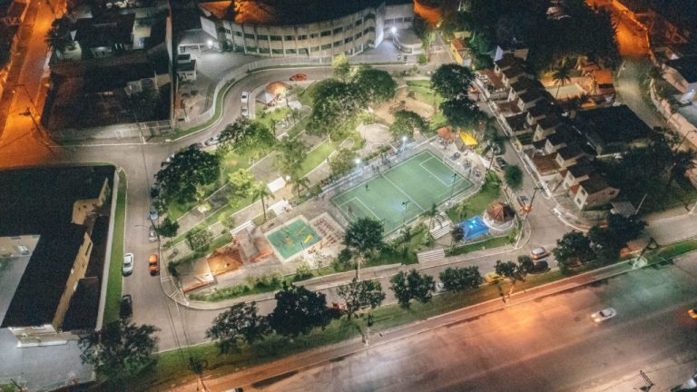 Praça de Venda das Pedras ganha nova iluminação de LED