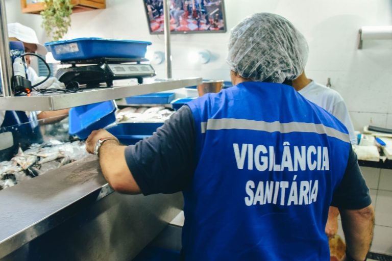 Vigilância Sanitária fiscaliza venda e orienta consumidores sobre alimentos para Páscoa