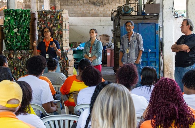 Garis da Companhia de Limpeza de Niterói serão voluntários em projeto pioneiro de pesquisa da Universidade Federal Fluminense (UFF)
