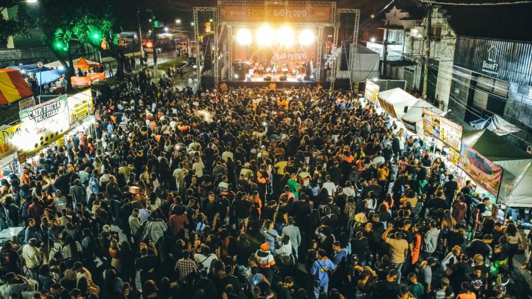Festa de São Pedro reúne multidão em Venda das Pedras durante os quatro dias de evento