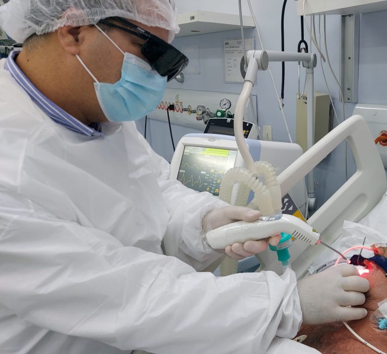 Julho Neon: dentistas também tem papel fundamental no cuidado de pacientes internados