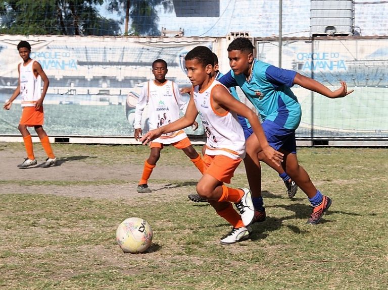 Torneio de futebol reúne alunos da rede municipal de São Gonçalo