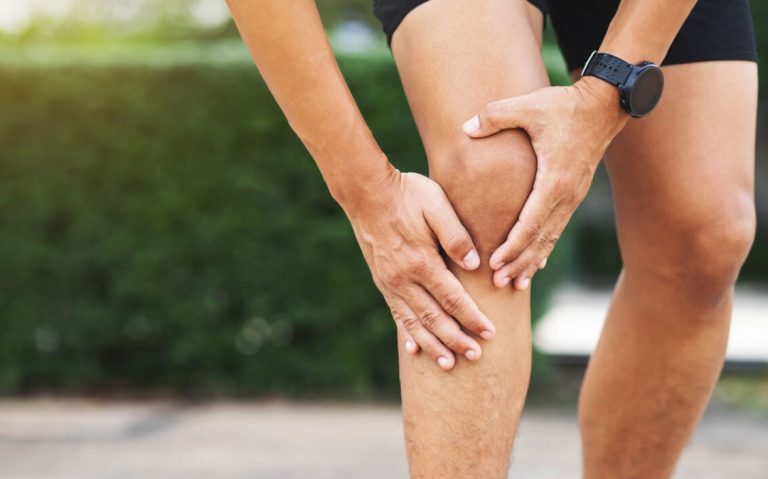 Dor no joelho: Como identificar se o sintoma é grave ou não
