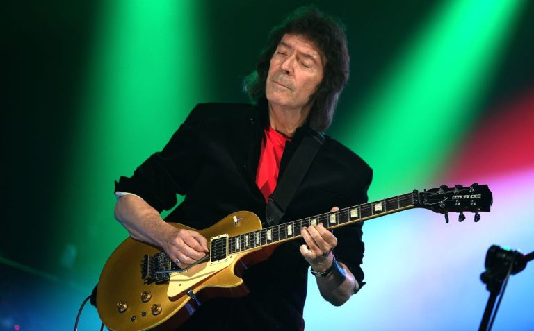 Guitarrista inglês Steve Hackett faz show gratuito em Niterói com repertório do Genesis