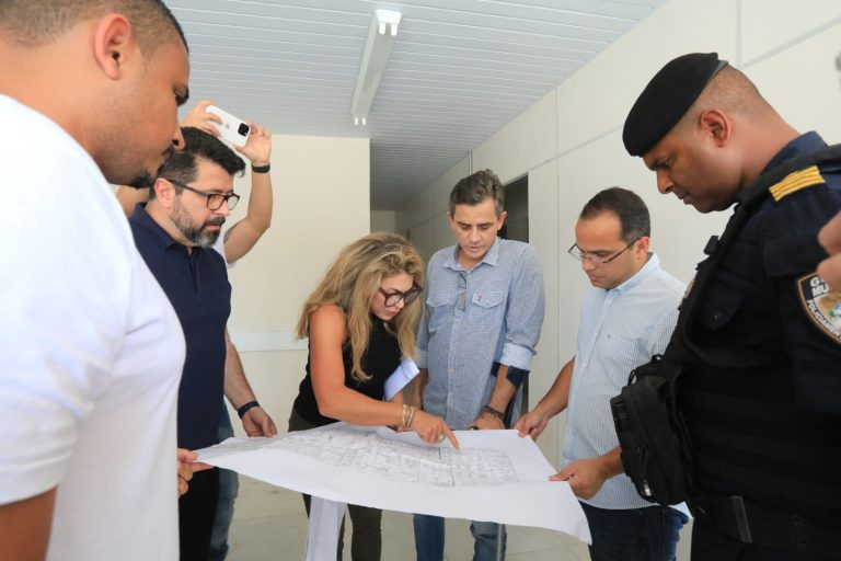 Prefeito de Maricá faz visita técnica às obras do prédio que abrigará órgãos municipais e nova sede do Detran-RJ