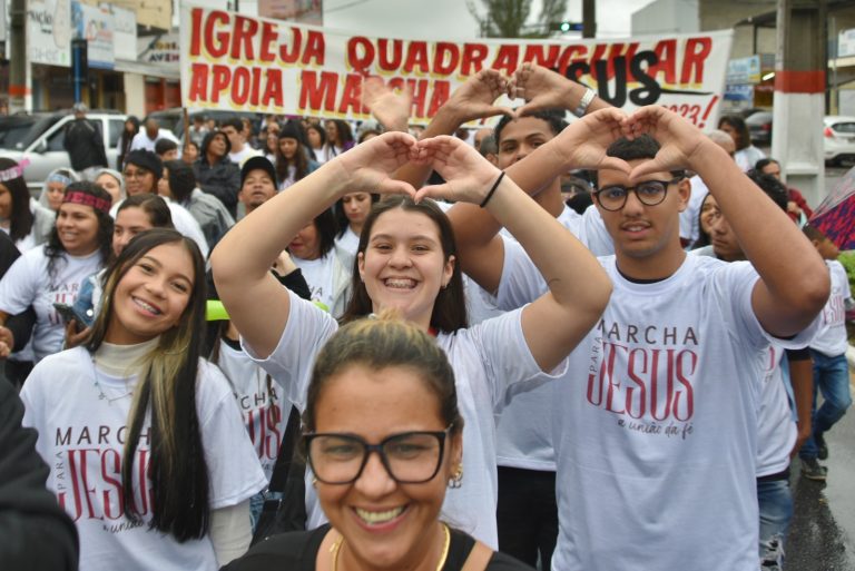 Marcha para Jesus reuniu centenas de fiéis em Maricá