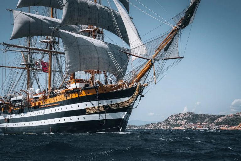 Niterói recebe navio italiano considerado um dos mais bonitos do mundo
