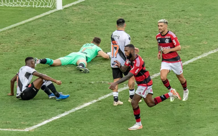 No Clássico dos Milhões, Flamengo vence Vasco e segue na perseguição ao Botafogo; veja resultado