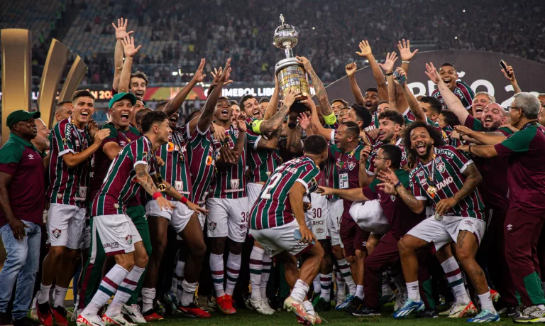 Fluminense domina seleção da Libertadores com cinco jogadores