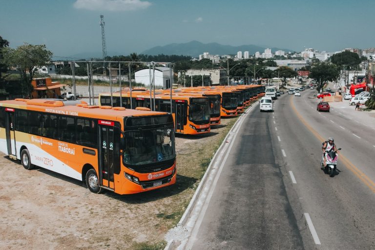 Marcelo Delaroli honra compromisso com povo e ônibus gratuito ‘Laranjinha’ começa a circular neste sábado (11/11)