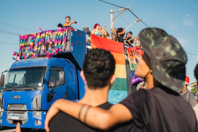 Maricá: Parada do Orgulho LGBTQIA+ agita Itaipuaçu