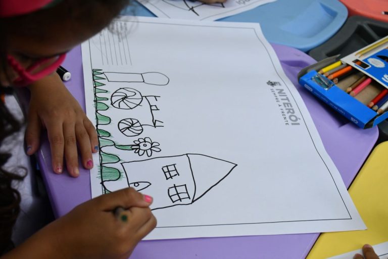 Niterói: Prefeitura divulga edital de adesão ao Programa Escola Parceira