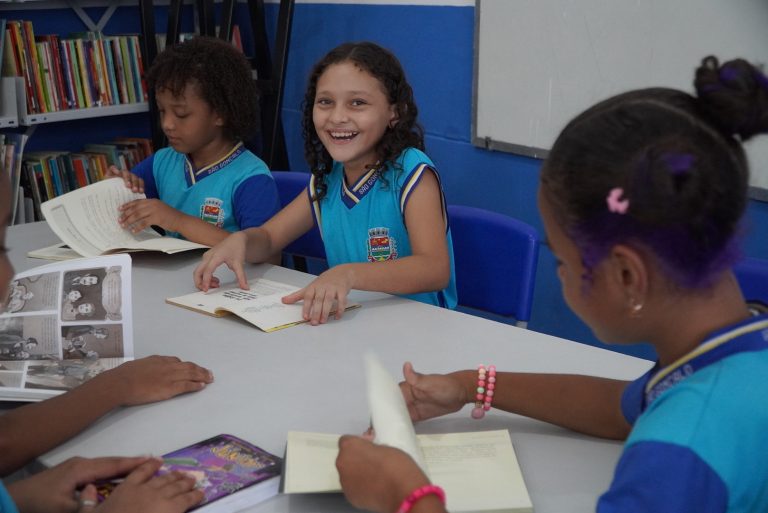 São Gonçalo: Escola de Santa Izabel ganha sala multimeios