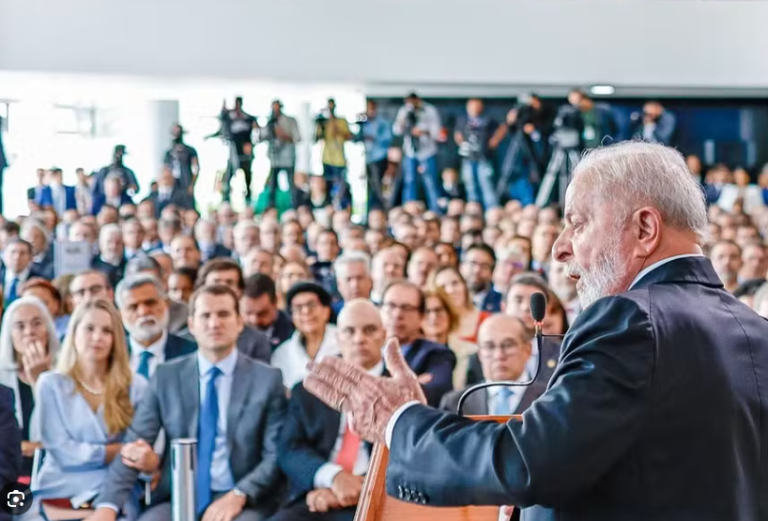 Brasil: Lula anuncia novos institutos federais e R$ 1,3 bi para Rodoanel em SP
