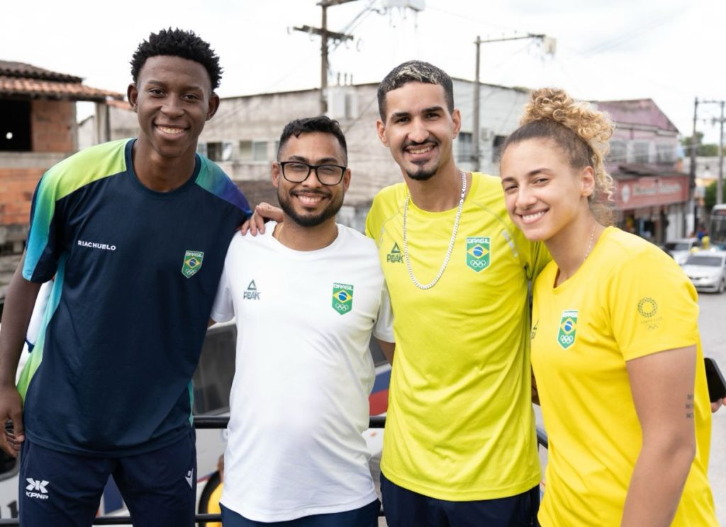 Atletas de projeto social de Taekwondo do município são recebidos com festa e emoção após conquistarem vaga nas Olimpíadas de Paris