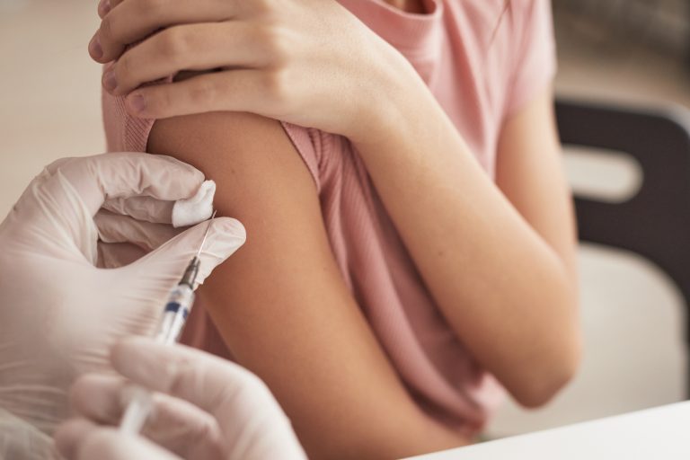 Covid-19: Maricá promove mudanças temporárias na vacinação com a bivalente para evitar a falta de doses