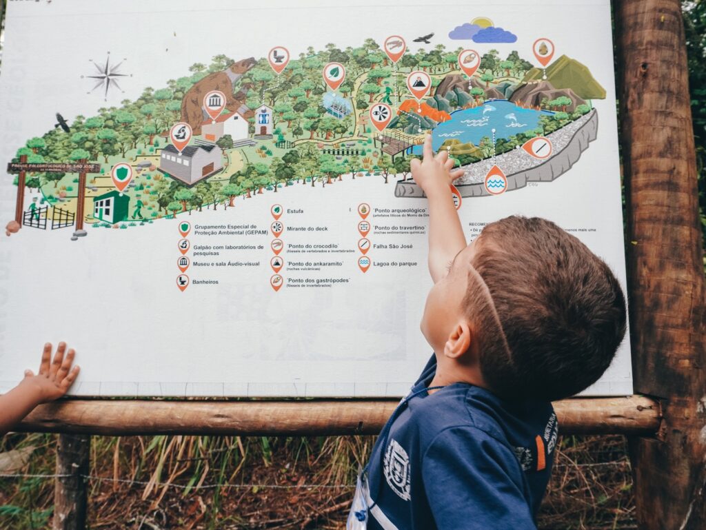 Dia da Mata Atlântica é celebrado com plantio de mudas no Parque Paleontológico São José de Itaboraí