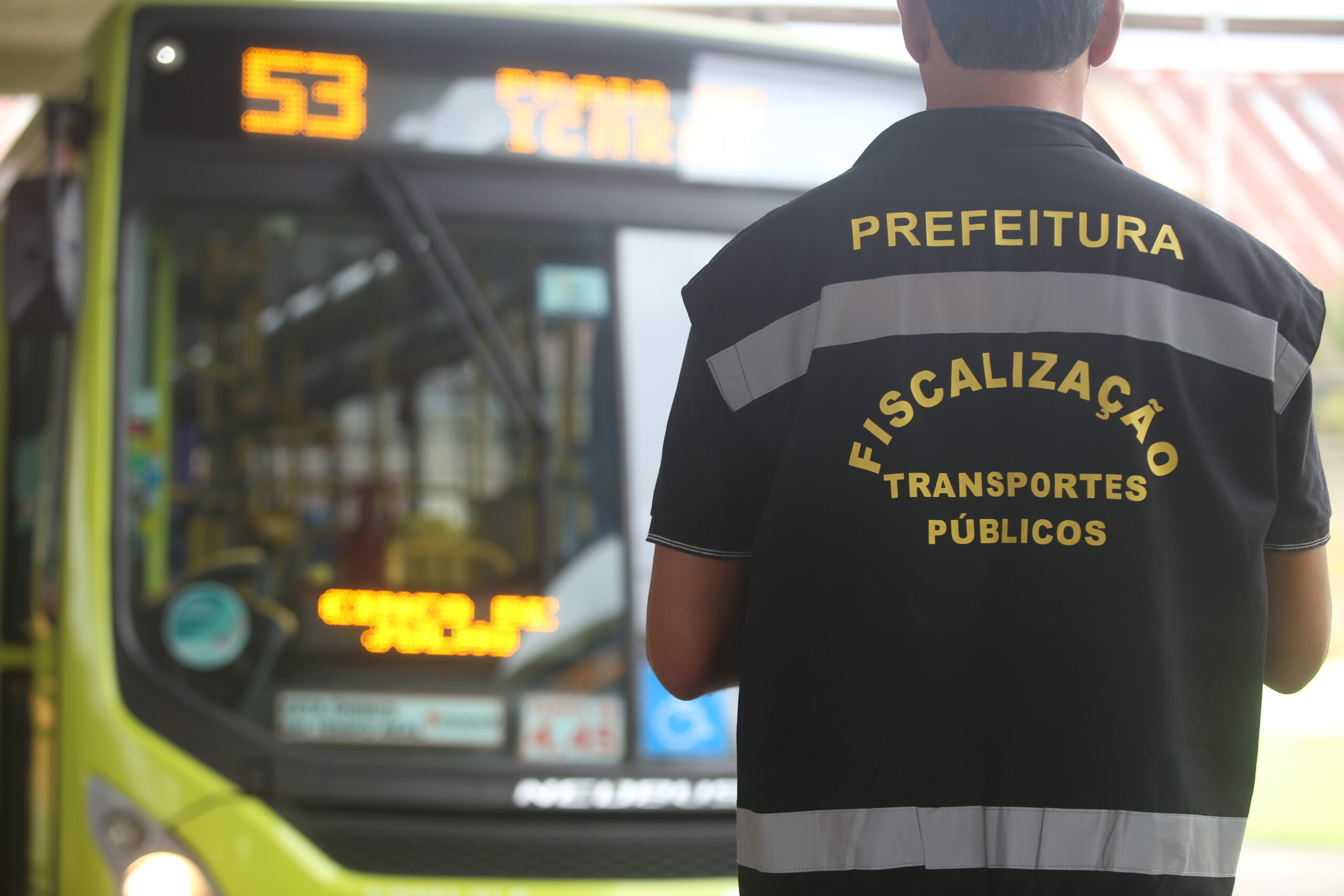 Prefeitura de Niterói fiscaliza ônibus no terminal