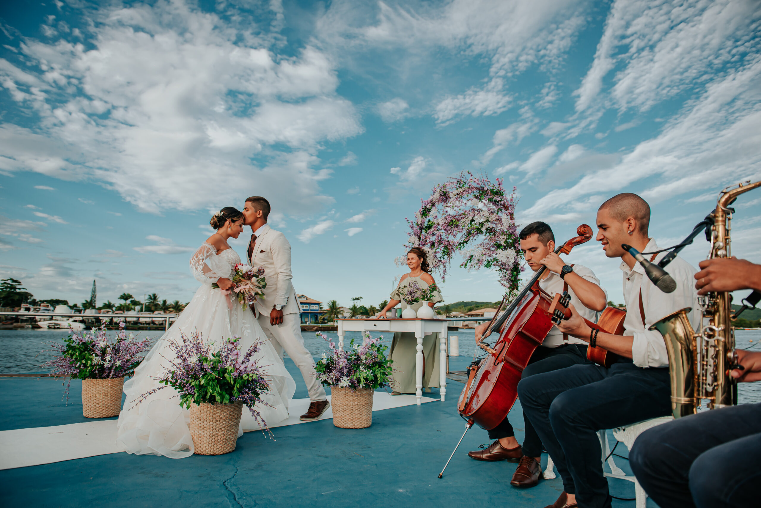 Mês das Noivas Impulsiona Economia de Cabo Frio como Destino de Casamento