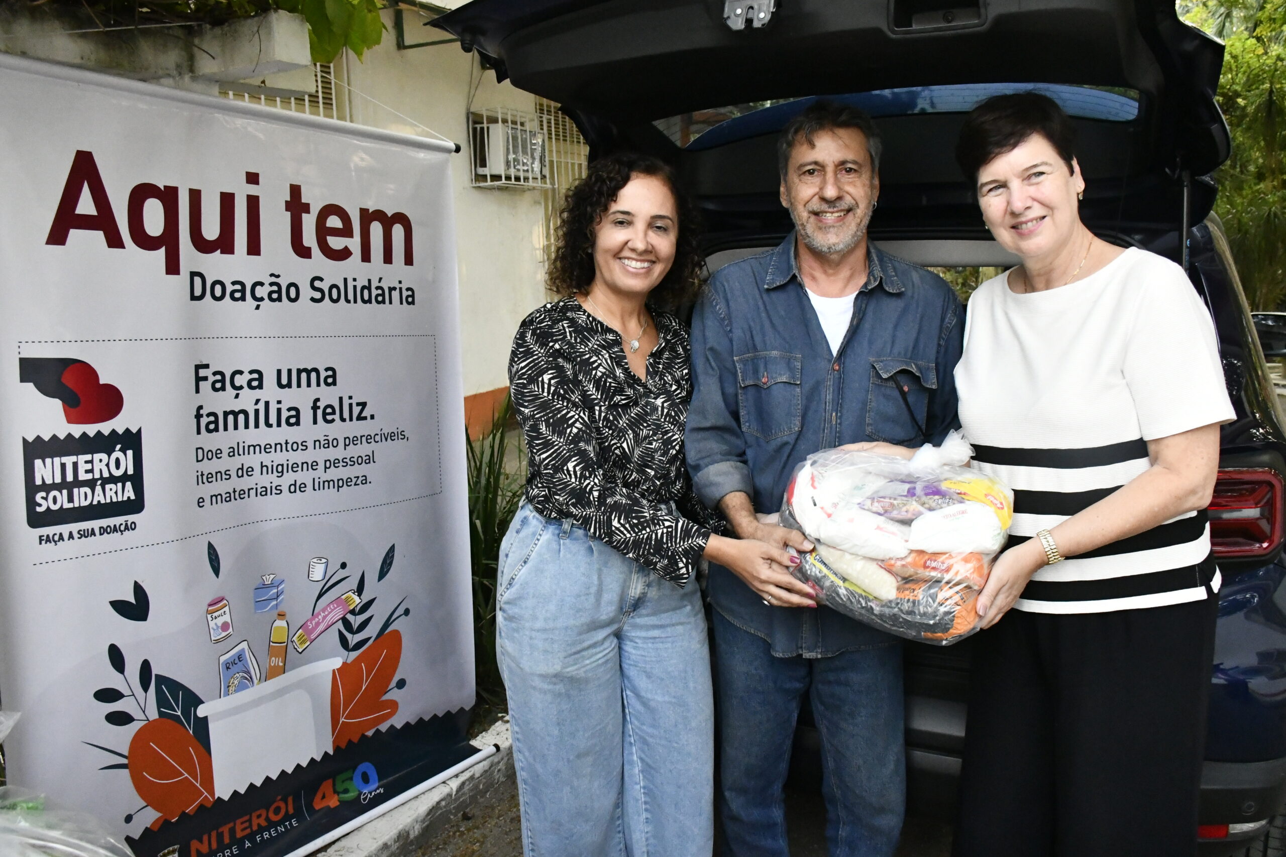 Niterói Solidária Distribui 4 Toneladas de Doações Arrecadadas no Show do Sorriso Maroto