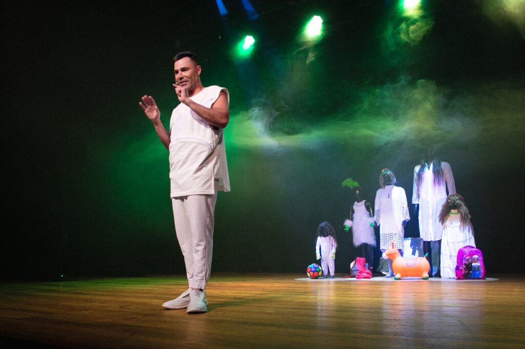 Rodrigo Sant’Anna Apresenta Novo Show de Humor "Atazanado" em Niterói